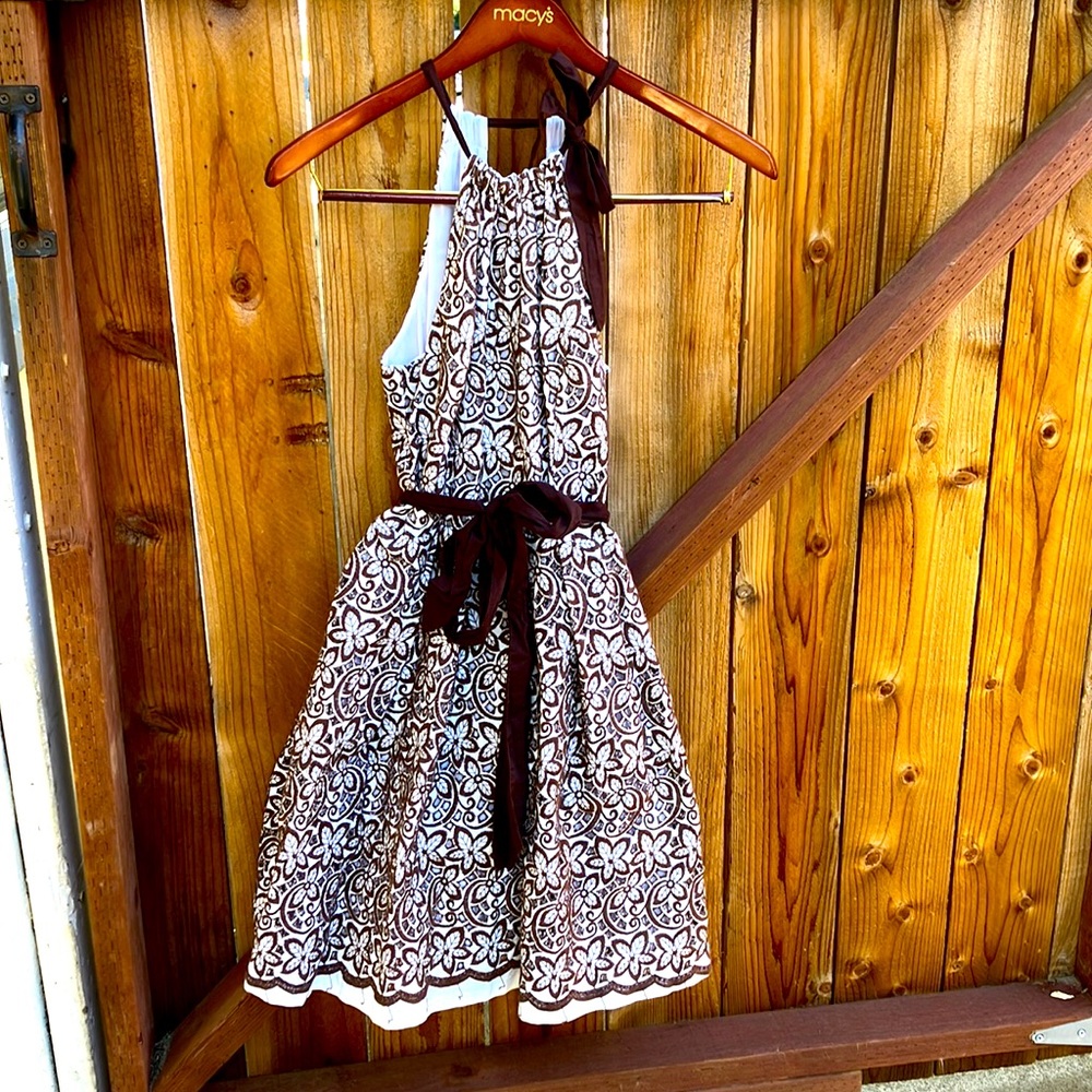 Beautifully embroidered Eva Franco Size 6 Brown and White Dress.